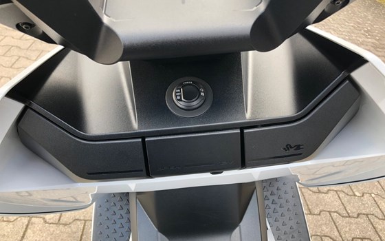 Gebrauchtmotorrad BMW CE 04 - Bild 20