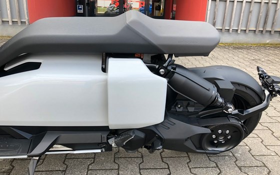 Gebrauchtmotorrad BMW CE 04 - Bild 5