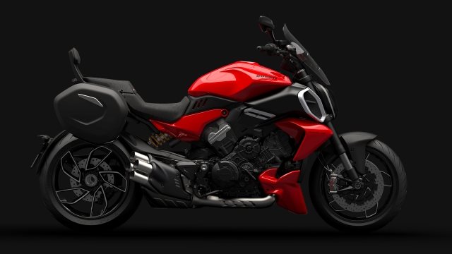 Ducati Diavel V4<br />red Touring Travel DUCATIPIRNA