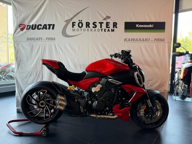Ducati Diavel V4<br />Edition DUCATIPIRNA