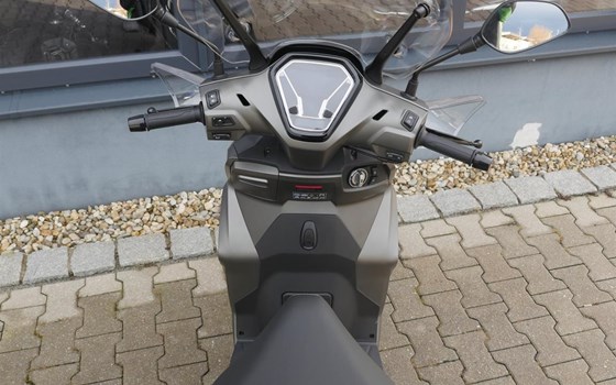 Neufahrzeug Voge SR16 125 ABS TCS - Bild 9