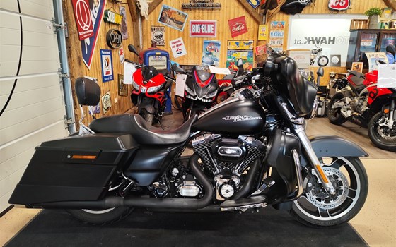 Gebrauchtmotorrad Harley-Davidson Street Glide FLHX - Bild 3