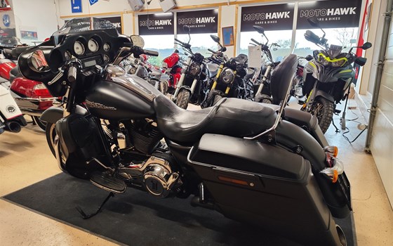 Gebrauchtmotorrad Harley-Davidson Street Glide FLHX - Bild 6