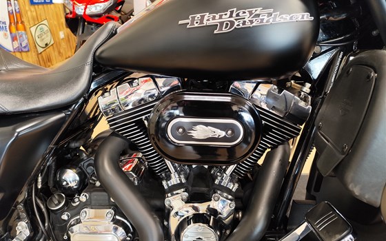 Gebrauchtmotorrad Harley-Davidson Street Glide FLHX - Bild 8