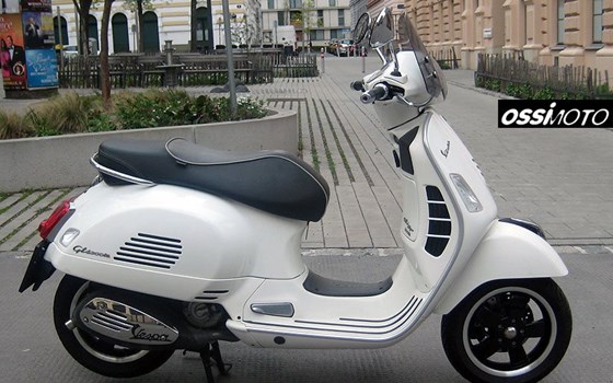 Gebrauchtmotorrad Vespa GTS 300 i.e. Super - Bild 1