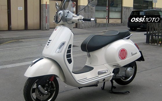 Gebrauchtmotorrad Vespa GTS 300 i.e. Super - Bild 4