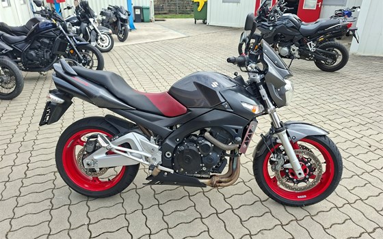 Gebrauchtmotorrad Suzuki GSR 600 - Bild 3