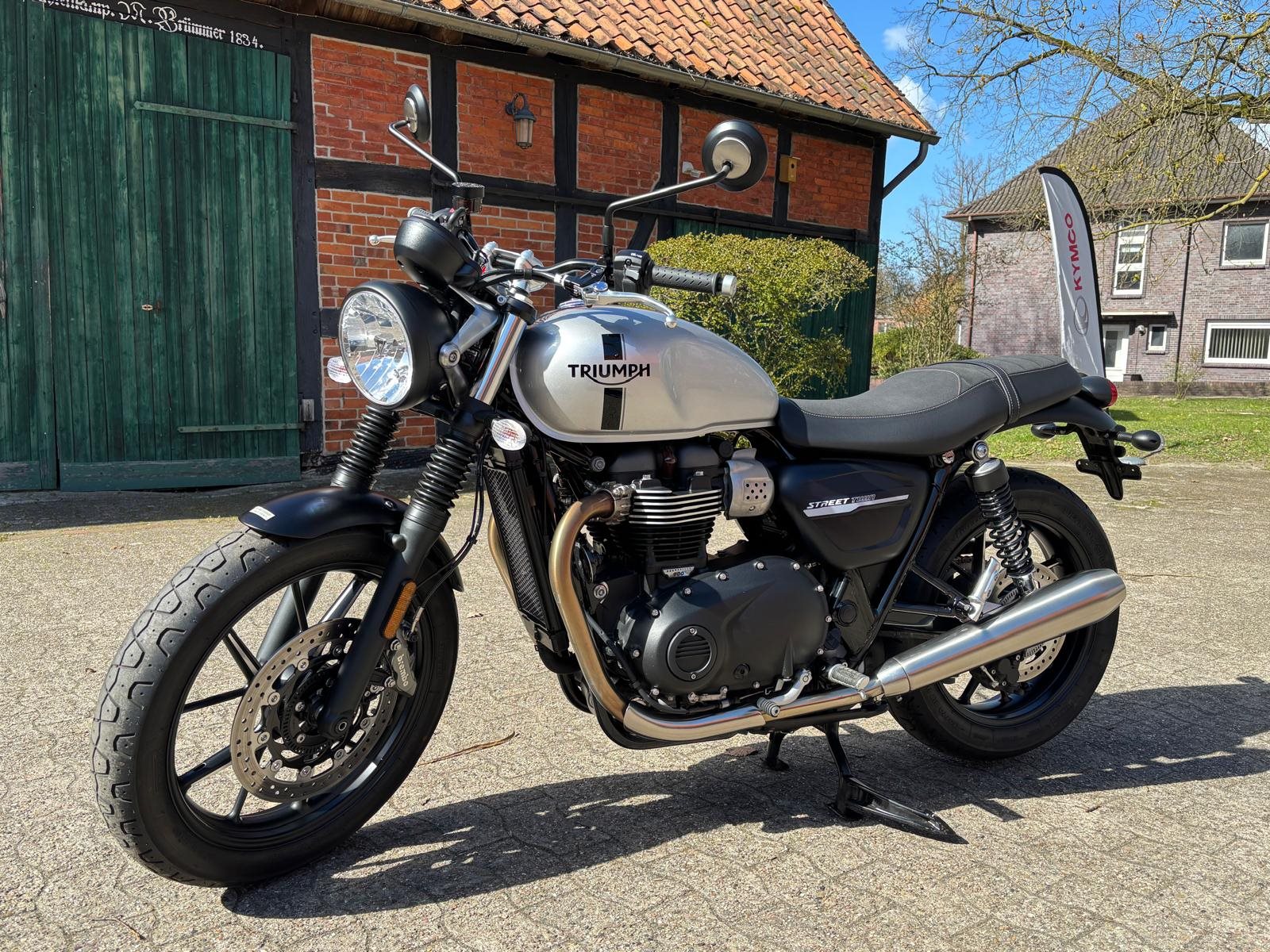 Triumph Street Twin
