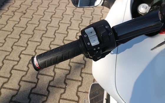 Gebrauchtmotorrad Honda DN-01 - Bild 16