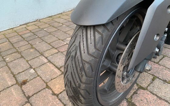 Gebrauchtmotorrad Yamaha XMAX 400 - Bild 8