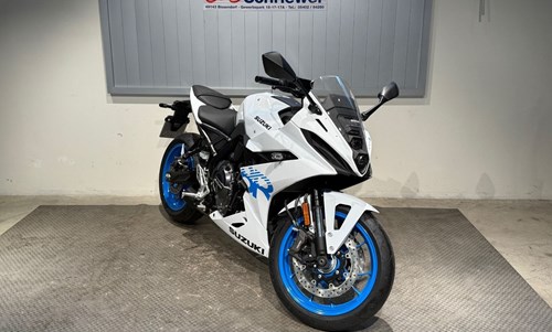 Suzuki GSX-8R