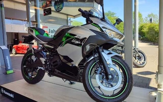 Gebrauchtmotorrad Kawasaki Ninja e-1 - Bild 1
