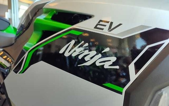 Neufahrzeug Kawasaki Ninja e-1 - Bild 2