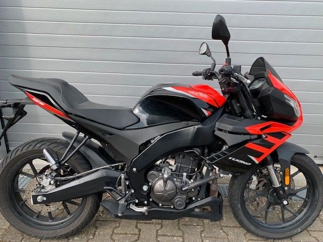 Aprilia Tuono 125