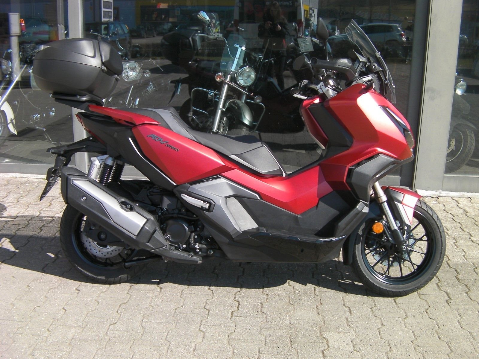 Honda ADV350 