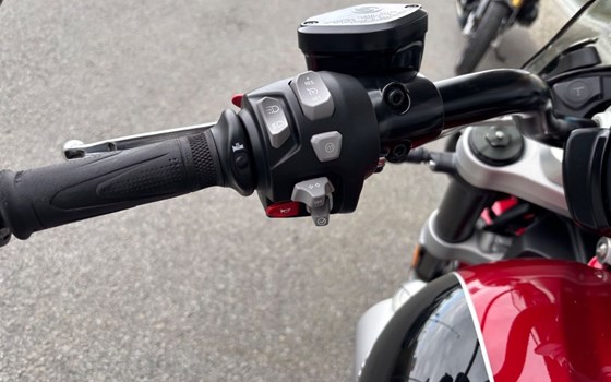 Gebrauchtmotorrad Triumph Rocket 3 GT - Bild 7