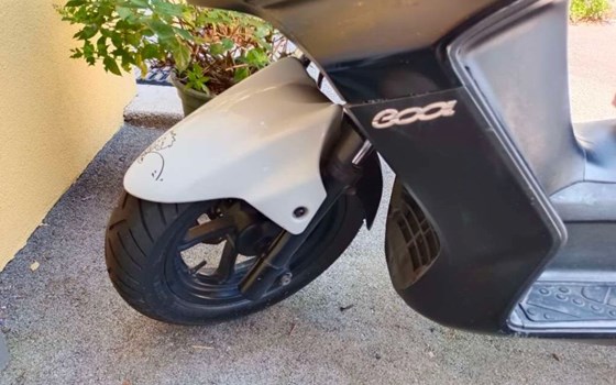 Gebrauchtmotorrad Kymco Downtown 300i - Bild 4