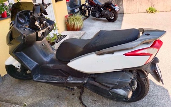 Gebrauchtmotorrad Kymco Downtown 300i - Bild 5