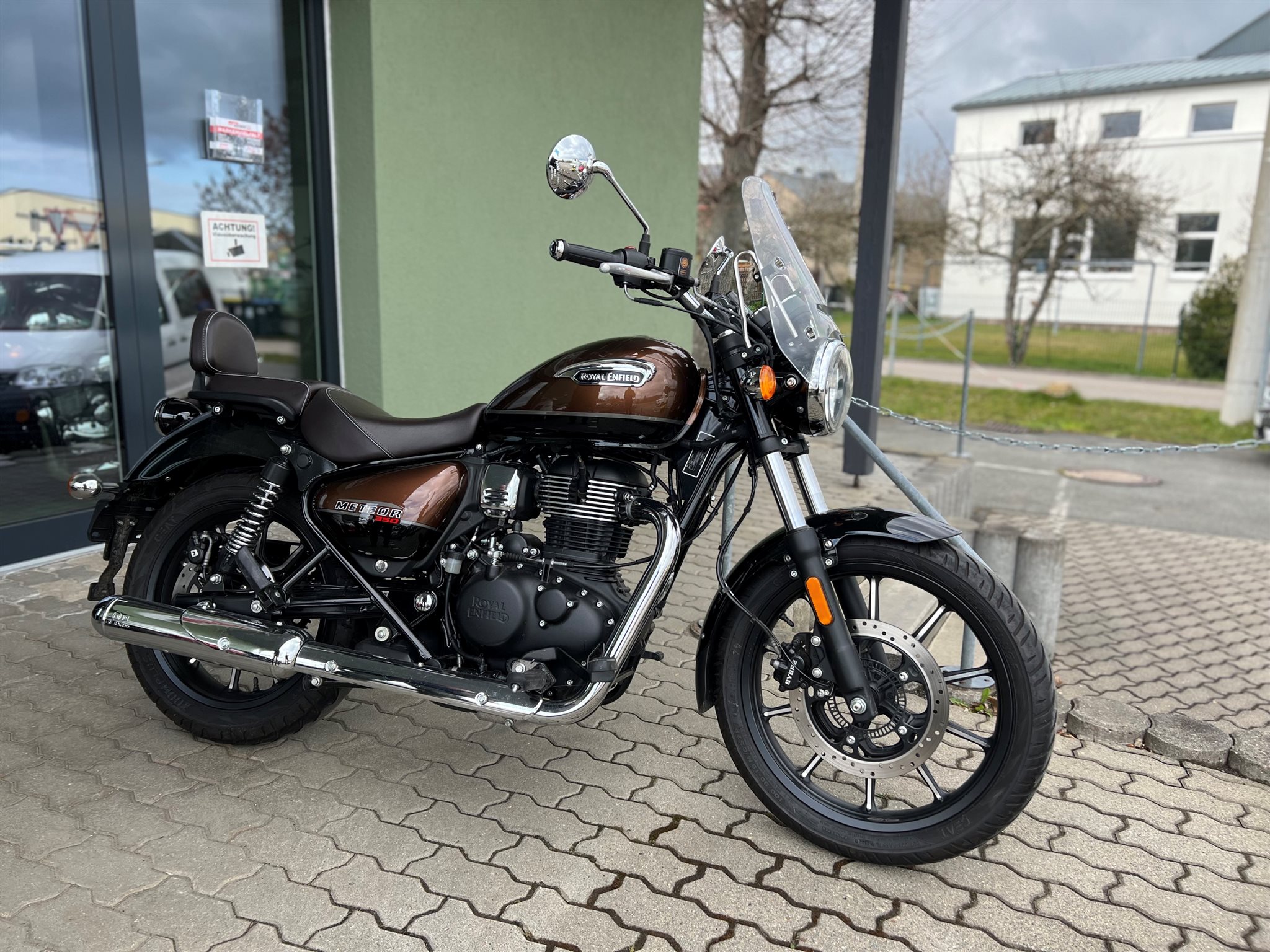 Royal Enfield Meteor 350 Supernova