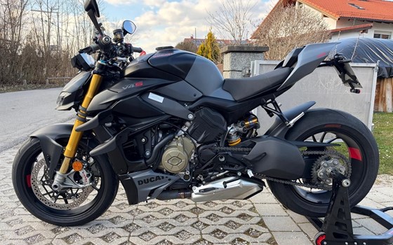 Gebrauchtmotorrad Ducati Streetfighter V4 S - Bild 1