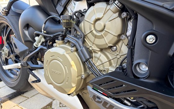 Gebrauchtmotorrad Ducati Streetfighter V4 S - Bild 14