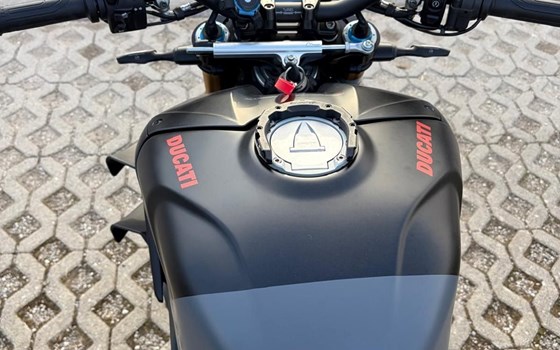 Gebrauchtmotorrad Ducati Streetfighter V4 S - Bild 9