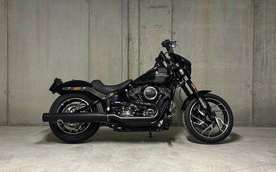 Gebrauchtmotorrad Harley-Davidson Softail Sport Glide FLSB - Bild 1