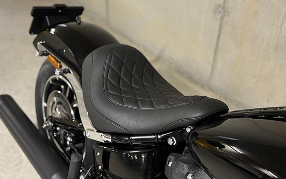 Gebrauchtmotorrad Harley-Davidson Softail Sport Glide FLSB - Bild 4