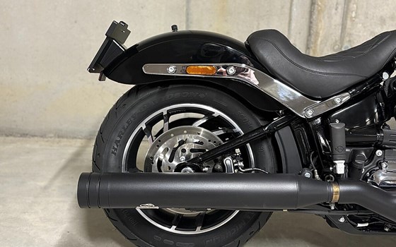 Gebrauchtmotorrad Harley-Davidson Softail Sport Glide FLSB - Bild 5