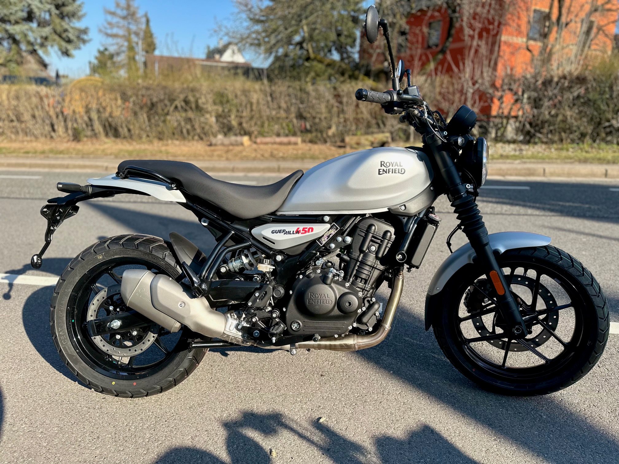 Royal Enfield Guerrilla 450