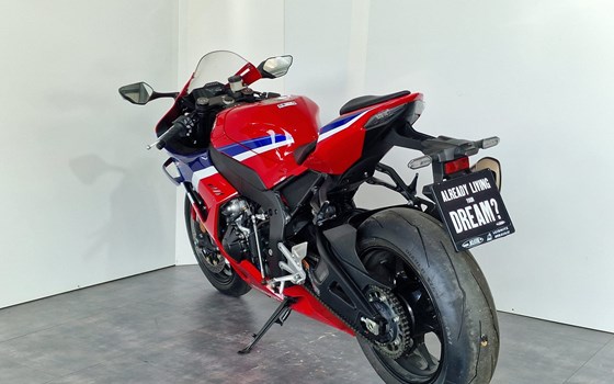 Gebrauchtmotorrad Honda CBR1000RR Fireblade - Bild 2
