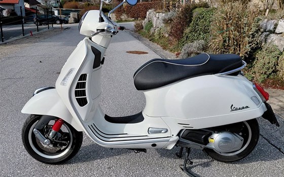 Gebrauchtmotorrad Vespa GTS 125 Super - Bild 1