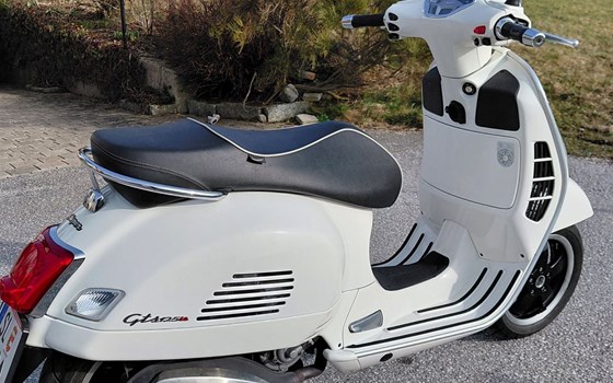 Gebrauchtmotorrad Vespa GTS 125 Super - Bild 3