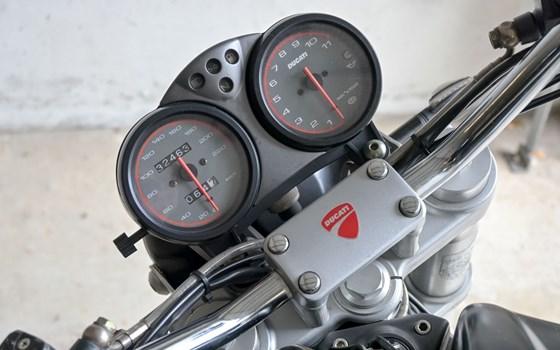 Gebrauchtmotorrad Ducati Monster 600 Dark - Bild 6