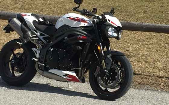 Gebrauchtmotorrad Triumph Speed Triple 1050 - Bild 2