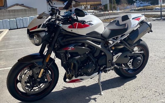 Gebrauchtmotorrad Triumph Speed Triple 1050 - Bild 7