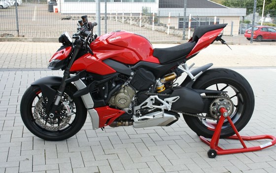 Gebrauchtmotorrad Ducati Streetfighter V4 - Bild 2