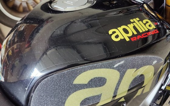 Gebrauchtmotorrad Aprilia Tuono V4 1100 Factory - Bild 14