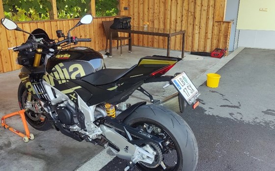 Gebrauchtmotorrad Aprilia Tuono V4 1100 Factory - Bild 6
