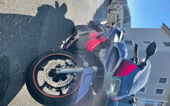 Gebrauchtmotorrad Honda CBR 600 F - Bild 2