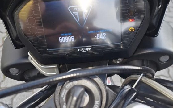 Gebrauchtmotorrad Triumph Street Triple RS - Bild 3