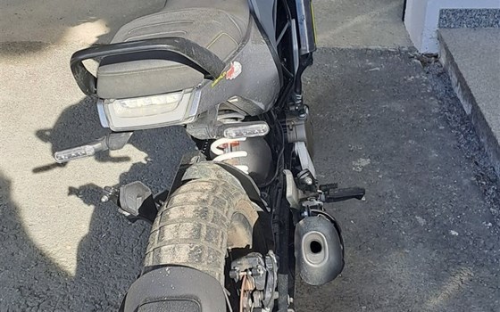 Gebrauchtmotorrad Husqvarna Svartpilen 401 - Bild 3