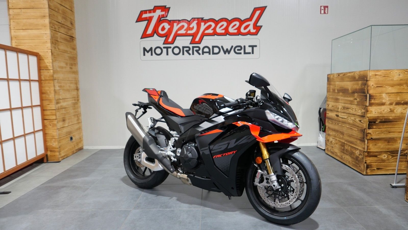 Aprilia RSV4 1100 Factory