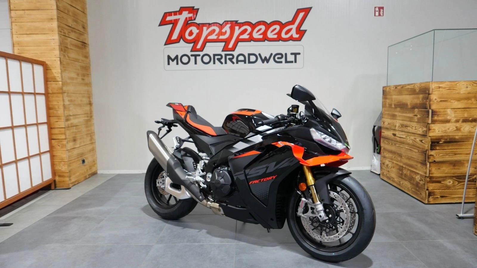Aprilia RSV4 1100 Factory 