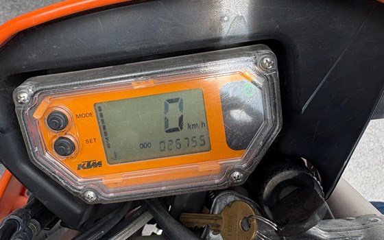 Gebrauchtmotorrad KTM 640 LC4 - Bild 4
