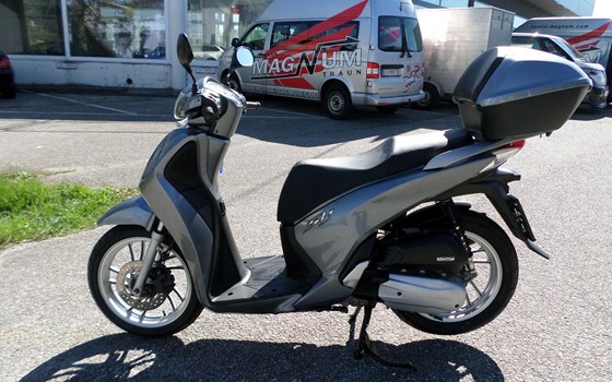 Gebrauchtmotorrad Honda SH125i - Bild 6