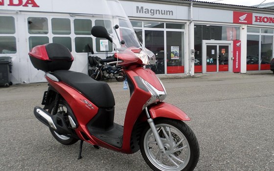 Gebrauchtmotorrad Honda SH150i - Bild 1