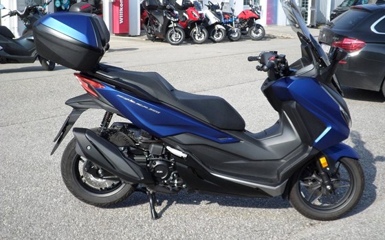 Gebrauchtmotorrad Honda Forza 350 - Bild 2
