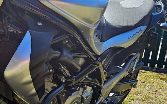 Gebrauchtmotorrad Suzuki SFV 650 Gladius - Bild 9
