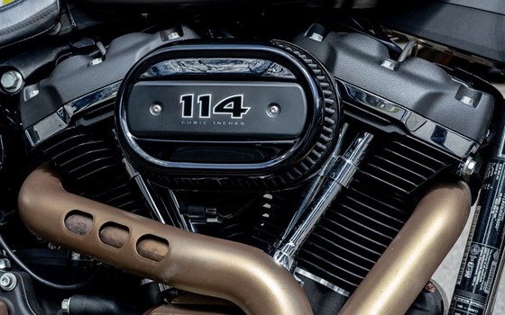 Gebrauchtmotorrad Harley-Davidson Softail Fat Bob 114 FXFBS - Bild 13